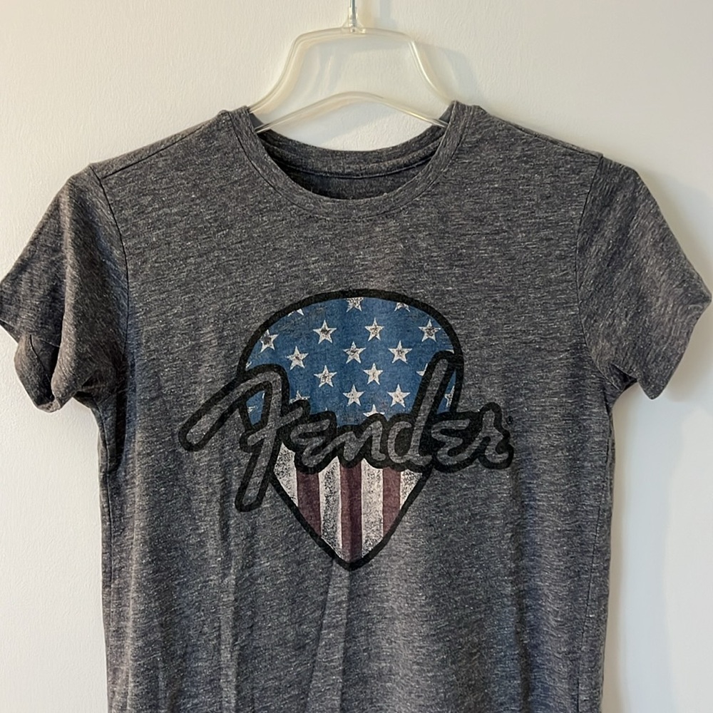 Fender Guitar Pick T-Shirt
